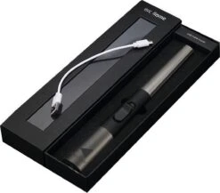 Oplaadbare Lange Elektrische Aansteker - Duurzame Plasma Aansteker – Luxe Aansteker - Inclusief Cadeauverpakking - BBQ – Kaarsen - Zwart 16 Oplaadbare Lange Elektrische Aansteker - Duurzame Plasma Aansteker – Luxe Aansteker - Inclusief Cadeauverpakking - BBQ – Kaarsen - Zwart -Barbecue Benodigdheden Winkel 1200x1053 3