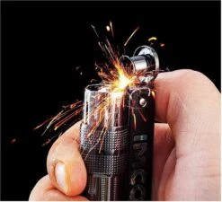 Merkloos Aansteker Metaal In De Kleur Silver Op Benzine -Barbecue Benodigdheden Winkel 1200x1095