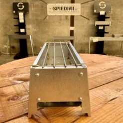 Spiedini Saté-bbq Bali 40 Mini - Kleine, Smalle Houtskoolbarbecue Met Horizontaal Rooster Voor Sate Of Andere Spiesjes - 40 Cm Lang, 11 Cm Breed, 14 Cm Hoog - Ideaal Voor Tuin- Of Open Haard, Of Balkon - Materiaal: Gealuminiseerd Ijzer 13 Spiedini Saté-bbq Bali 40 Mini - Kleine, Smalle Houtskoolbarbecue Met Horizontaal Rooster Voor Sate Of Andere Spiesjes - 40 Cm Lang, 11 Cm Breed, 14 Cm Hoog - Ideaal Voor Tuin- Of Open Haard, Of Balkon - Materiaal: Gealuminiseerd Ijzer -Barbecue Benodigdheden Winkel 1200x1200 2