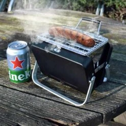 Mikamax Draagbare Mini BBQ - Barbecue - 's Werelds Kleinste Barbecue - Past In Je Broekzak - 18 × 6 × 15,5 Cm - 714 Gram - Mat Zwart -Barbecue Benodigdheden Winkel 1200x1200 42