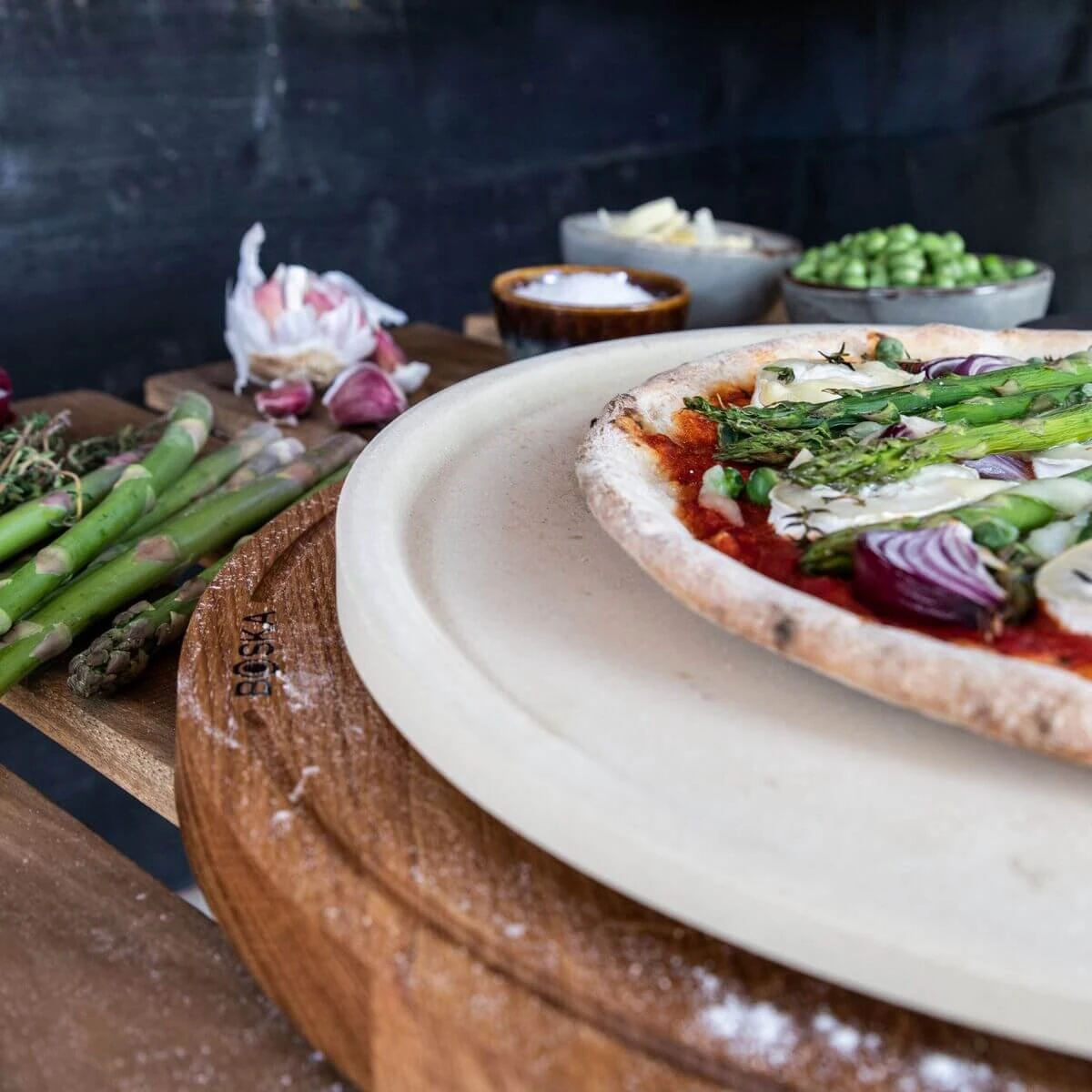 Boska Pizzasteen Deluxe L - Voor Oven & BBQ - Knapperige Pizza's - Ø 35 Cm - BBQ Accessoires 14 Boska Pizzasteen Deluxe L - Voor Oven & BBQ - Knapperige Pizza's - Ø 35 Cm - BBQ Accessoires - Afbeelding 12