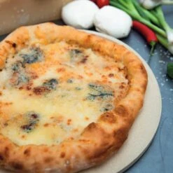 Boska Pizzasteen Deluxe - Voor Oven & BBQ - Knapperige Pizza's - Ø 29.5 Cm - BBQ Accessoires 36 Boska Pizzasteen Deluxe - Voor Oven & BBQ - Knapperige Pizza's - Ø 29.5 Cm - BBQ Accessoires -Barbecue Benodigdheden Winkel 1200x1200 659