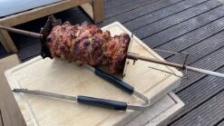 BBQ Rotisserie Kebab Spiezen Set (universele Set Geschikt Voor De Meeste Rotisseries / BBQ Spitten) -Barbecue Benodigdheden Winkel 1200x675 3
