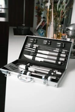 Sens Design BBQ Accesoires - 18 Delig - BBQ Gereedschapset Koffer -Barbecue Benodigdheden Winkel 800x1200 10